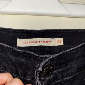 Mile high super skinny Levi's size 27